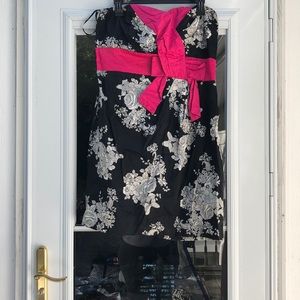 Floral strapless dress